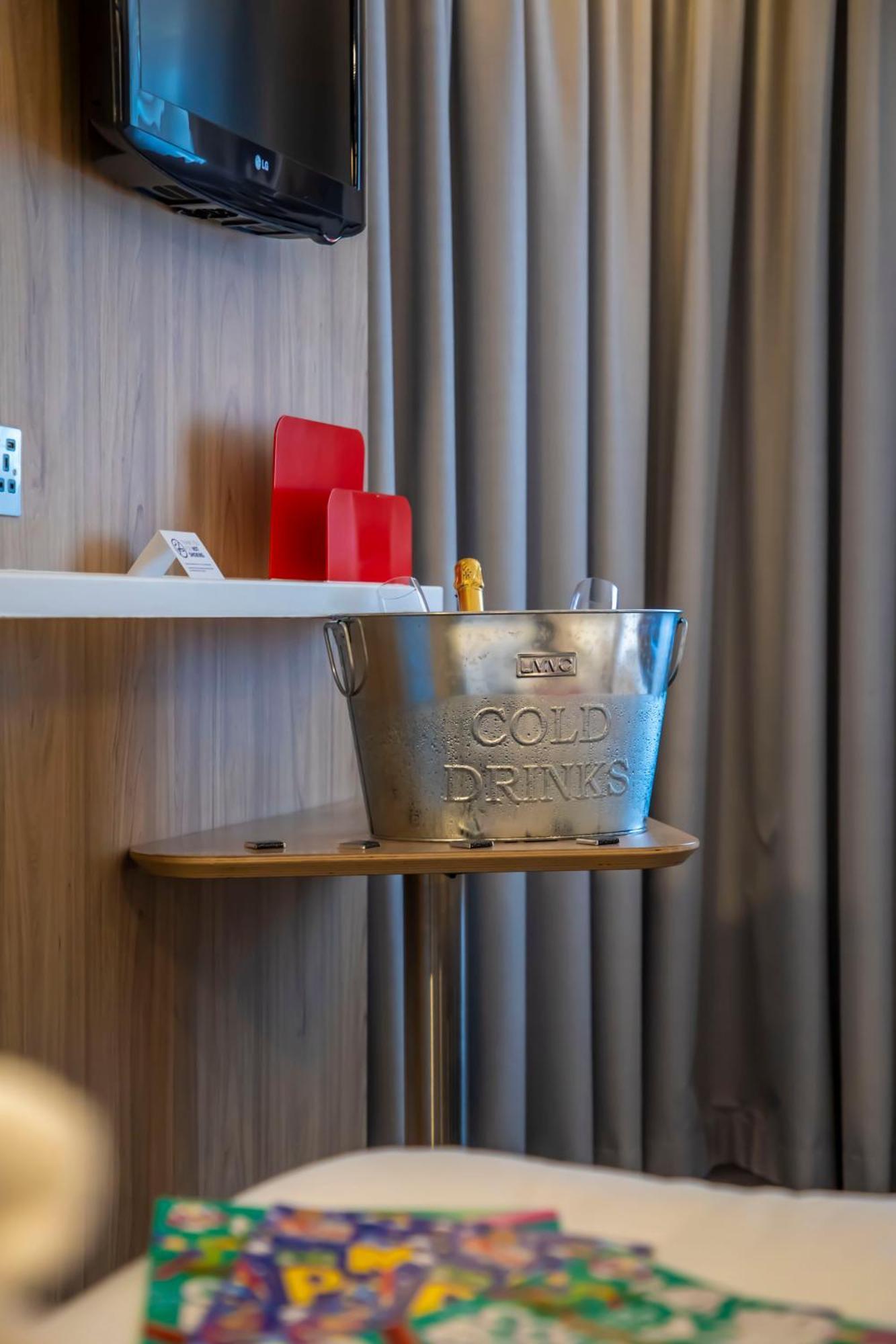 Holiday Inn Express Royal Docks By Ihg Londra Esterno foto